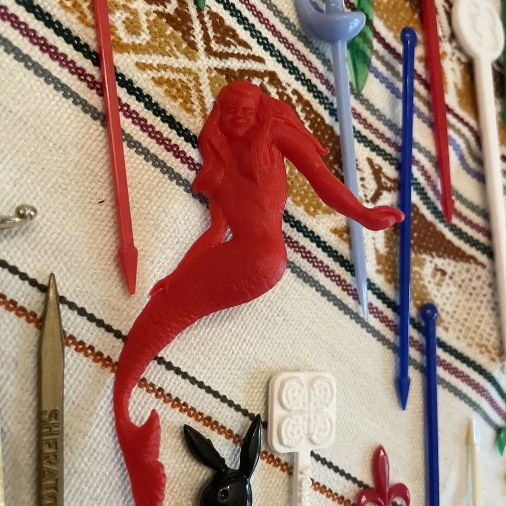 Vintage‎ Cocktail Picks, Swizzle Sticks, Appetizer (lot A)
